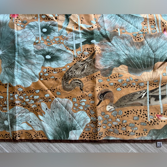 100% Silk Scarf Asian Lotus Duck Design 33x34.5” - Picture 3 of 10